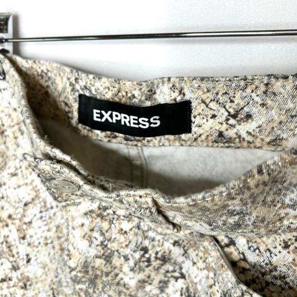 Express Midi High Rise Stretch Metallic Snake Print Shorts 00 - Picture 6 of 8